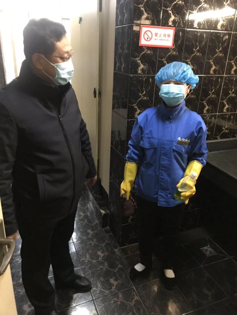 為業(yè)主生命健康筑起“安全屏障”——市政協(xié)委員、濟(jì)南連心物業(yè)黨支部書記、董事長(zhǎng)王宏勇奮戰(zhàn)一線，勇作“最美逆行者” 消毒服務(wù)